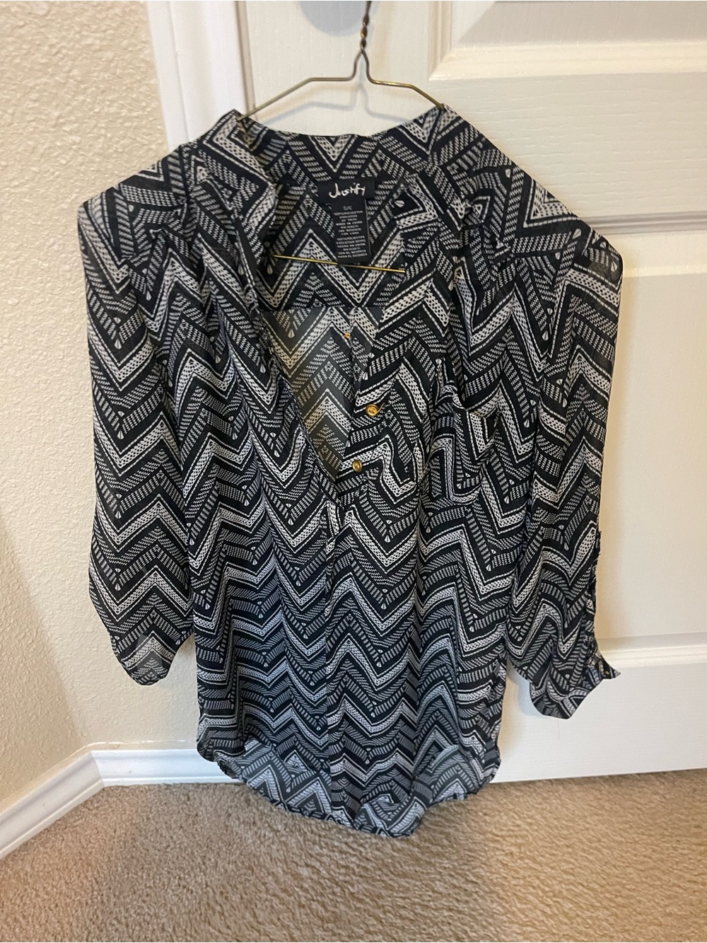 J for Justify Black & White Chevron Button-Down Blouse